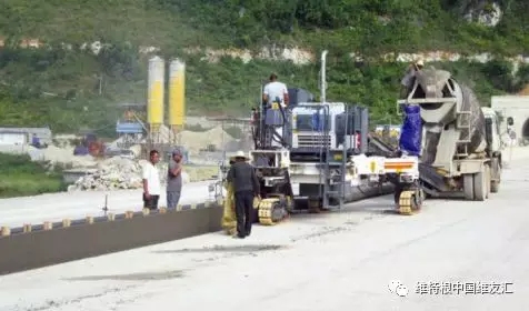 結構物的線性和耐久性優于其他預制模具,SP 15 能夠快速高效而且經濟地滑模出各種混凝土結構物,是<a href=http://product.d1cm.com/brand/hyundai/ target=_blank>現代</a>化和機械化施工的理想選擇